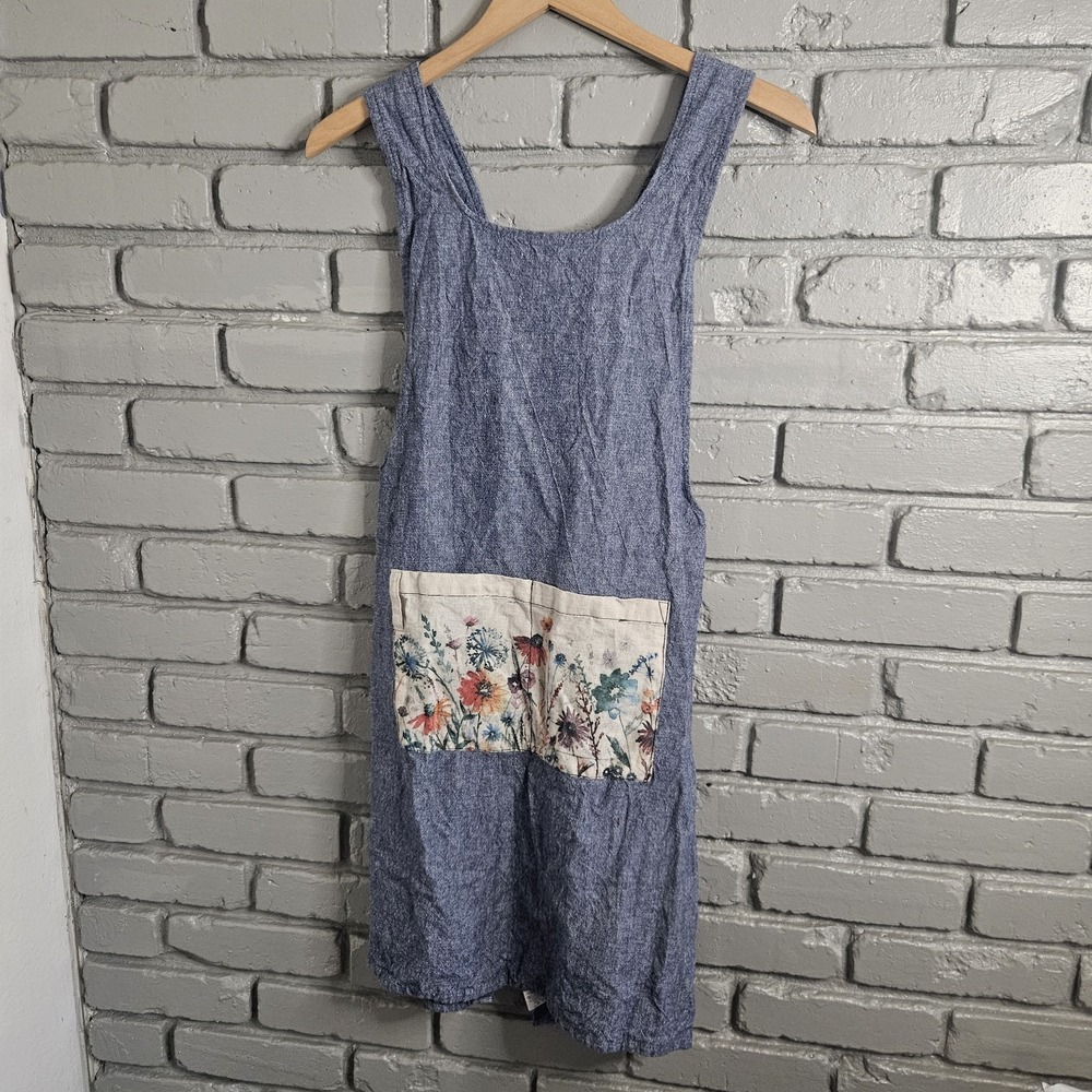 Demdaco Blue Linen Apron  with Floral Pocket